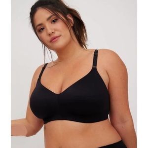 Torrid 52C Wire Free Back Smoothing Bra NWOT!